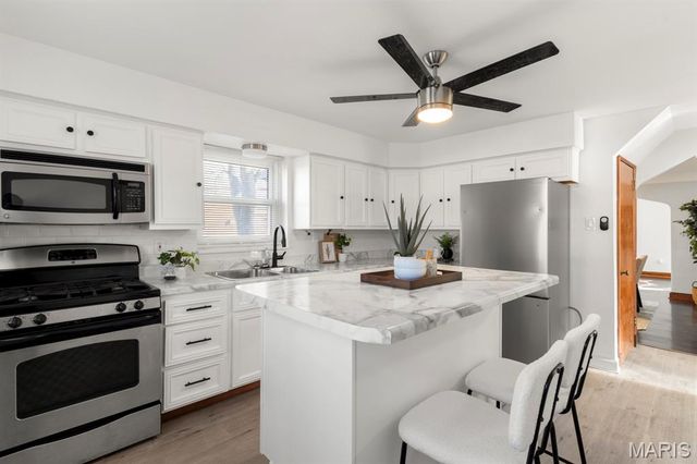 9056 McNulty Drive, St Louis, MO 63114