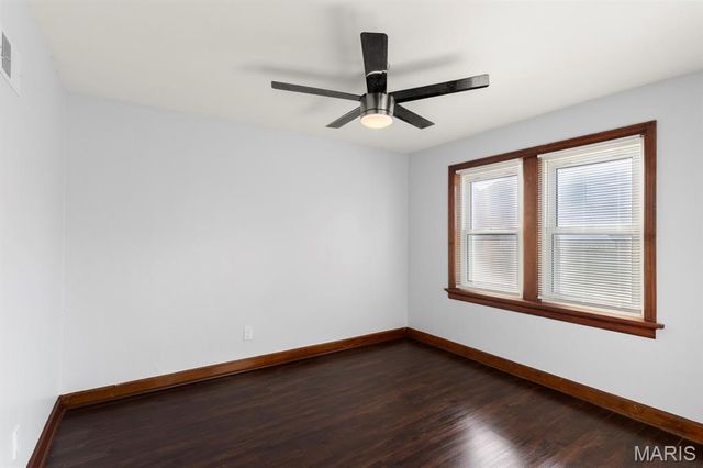 9056 McNulty Drive, St Louis, MO 63114