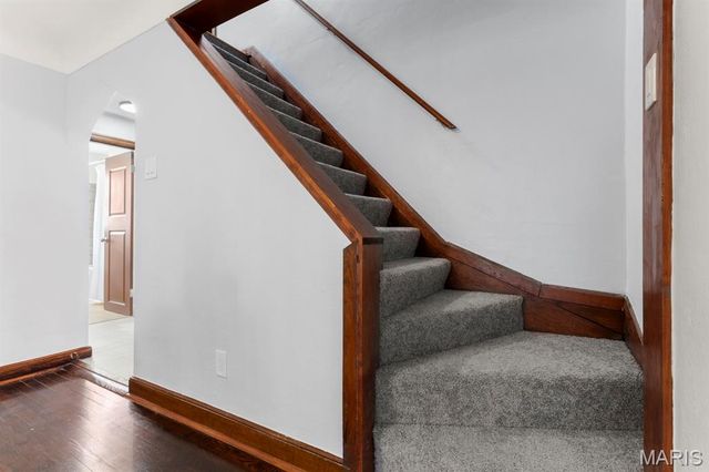 9056 McNulty Drive, St Louis, MO 63114