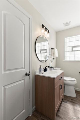 9056 McNulty Drive, St Louis, MO 63114