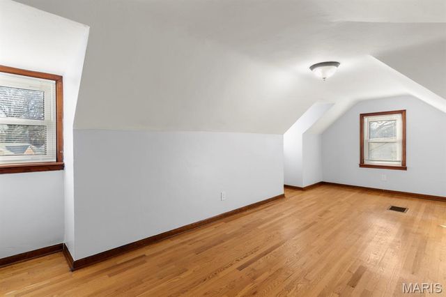 9056 McNulty Drive, St Louis, MO 63114