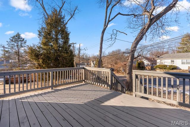 9056 McNulty Drive, St Louis, MO 63114