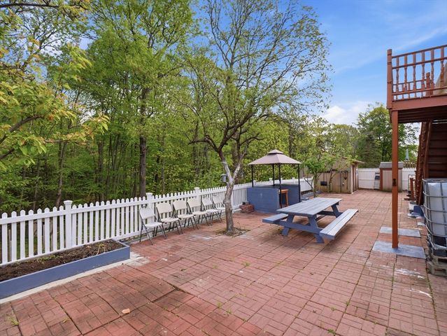 30 Parsons Hill Dr, Worcester, MA 01603