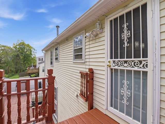 30 Parsons Hill Dr, Worcester, MA 01603