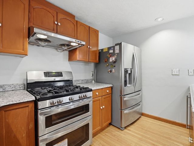 30 Parsons Hill Dr, Worcester, MA 01603
