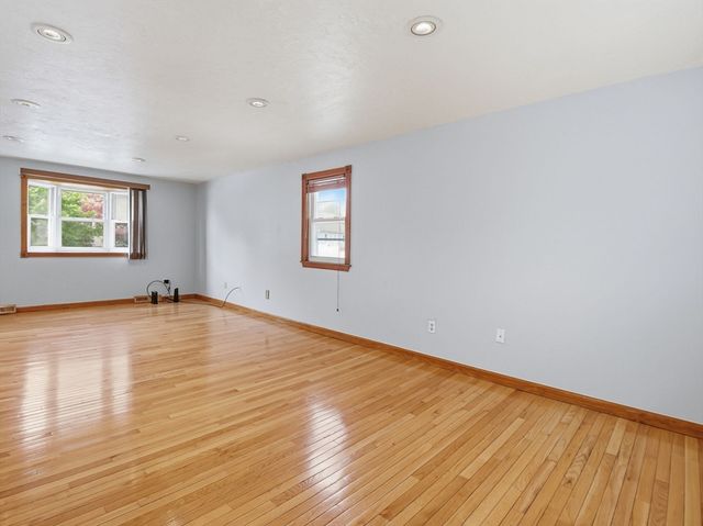 30 Parsons Hill Dr, Worcester, MA 01603