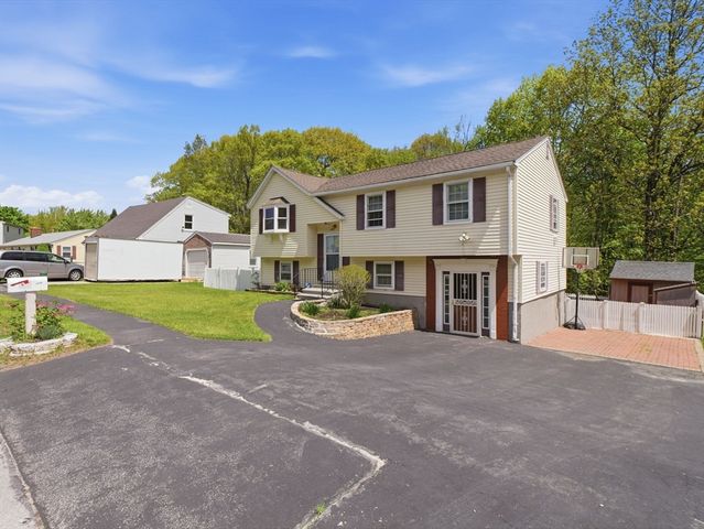 30 Parsons Hill Dr, Worcester, MA 01603