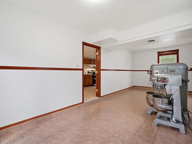 30 Parsons Hill Dr, Worcester, MA 01603