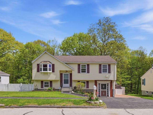 30 Parsons Hill Dr, Worcester, MA 01603