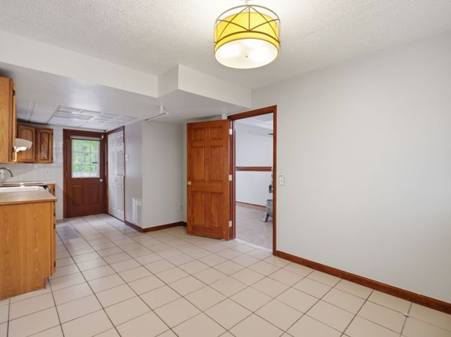30 Parsons Hill Dr, Worcester, MA 01603