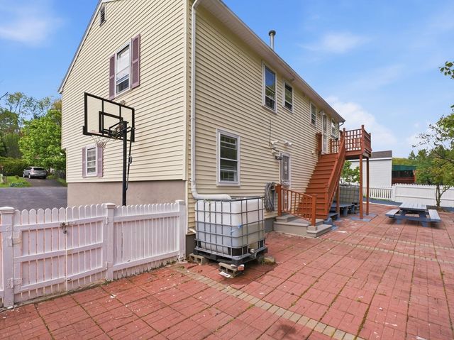30 Parsons Hill Dr, Worcester, MA 01603