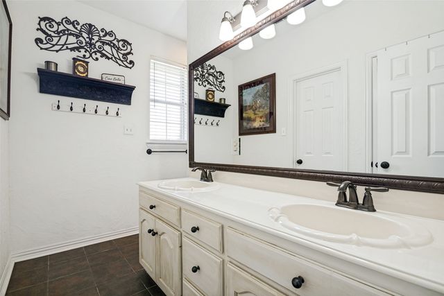 2614 County Road 596, Nevada, TX 75173