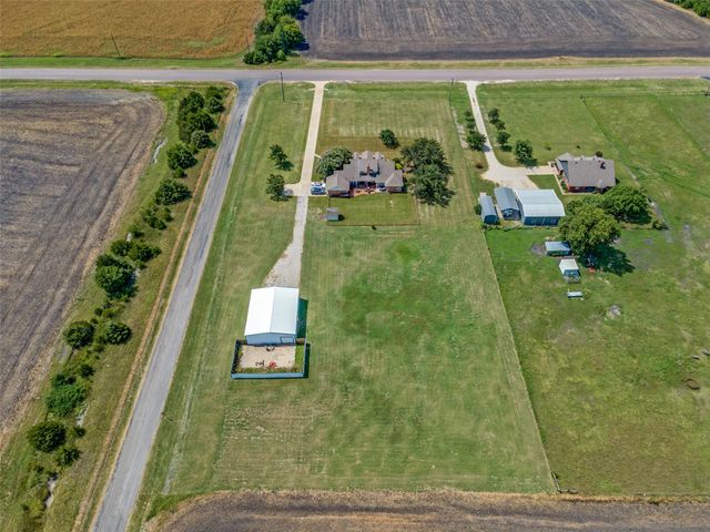 2614 County Road 596, Nevada, TX 75173