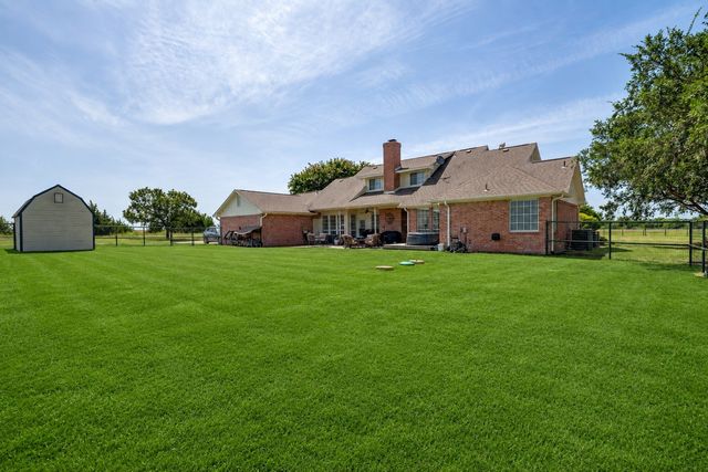 2614 County Road 596, Nevada, TX 75173