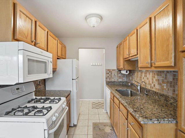 45290 Keding Street, Utica, MI 48317