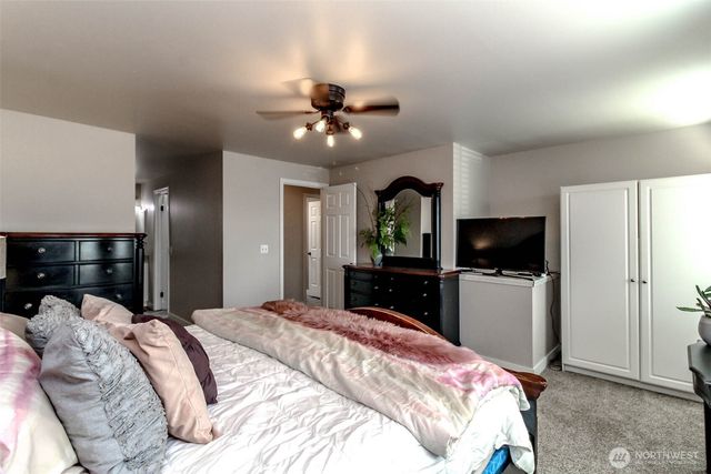 11608 SE 228th Place, Kent, WA 98031