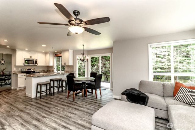 11608 SE 228th Place, Kent, WA 98031