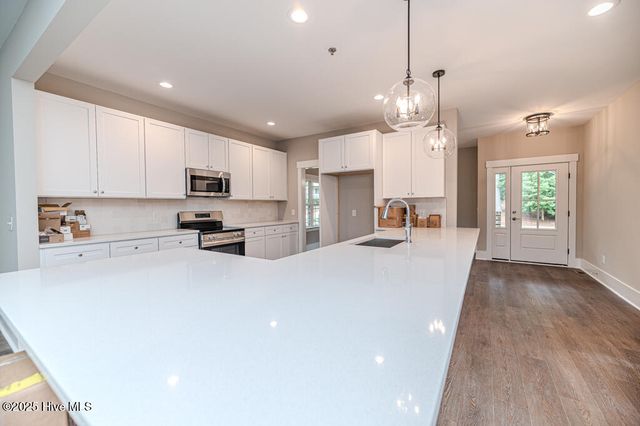 111 Lamplighter Village Drive, Pinehurst, NC 28374