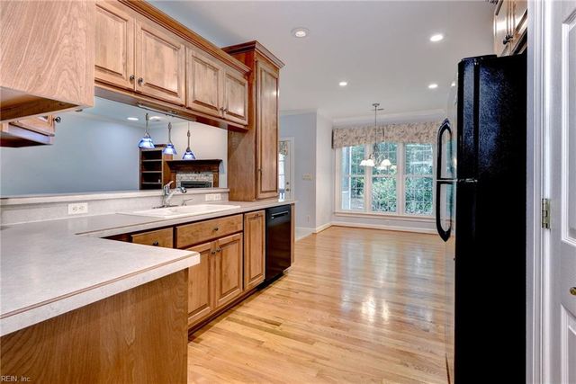 121 Tern CT, Yorktown, VA 23692