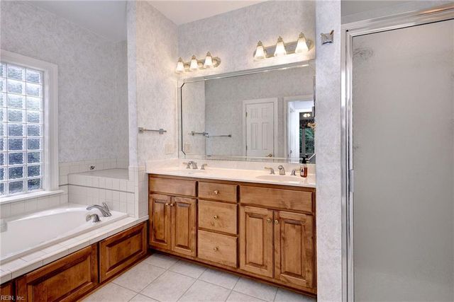 121 Tern CT, Yorktown, VA 23692