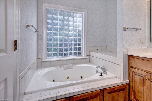121 Tern CT, Yorktown, VA 23692