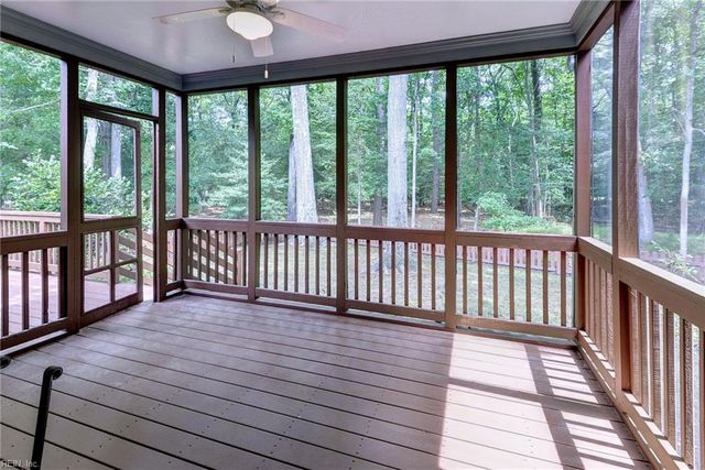 121 Tern CT, Yorktown, VA 23692