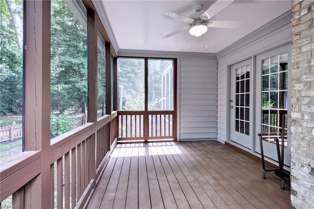 121 Tern CT, Yorktown, VA 23692