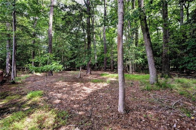 121 Tern CT, Yorktown, VA 23692