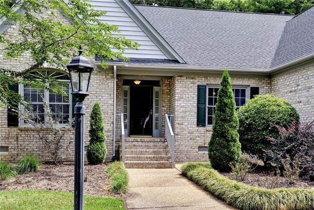 121 Tern CT, Yorktown, VA 23692