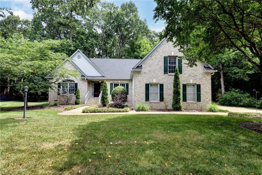 121 Tern CT, Yorktown, VA 23692