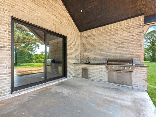 25 Private Road 6612, Dayton, TX 77535