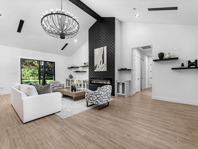 25 Private Road 6612, Dayton, TX 77535