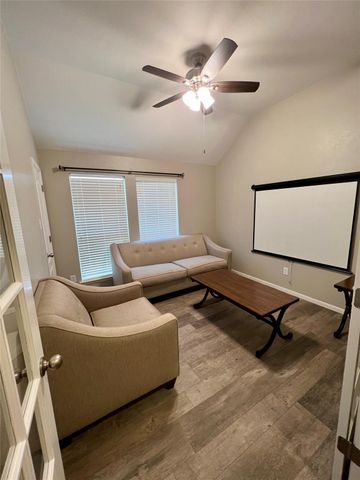 9219 Barnsford Lane, Tomball, TX 77375