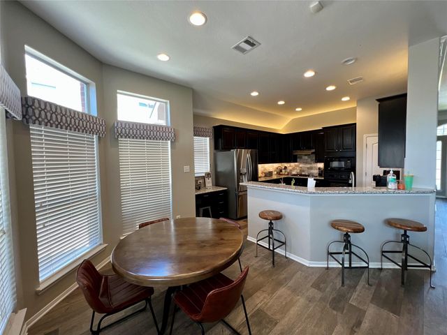 9219 Barnsford Lane, Tomball, TX 77375