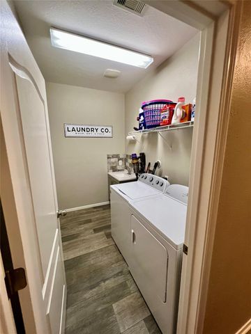 9219 Barnsford Lane, Tomball, TX 77375