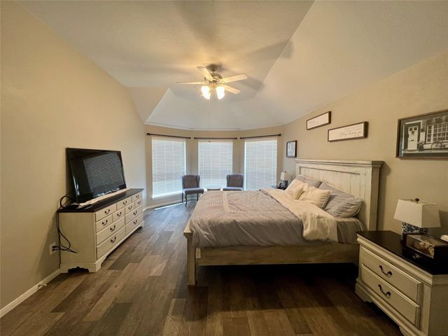 9219 Barnsford Lane, Tomball, TX 77375