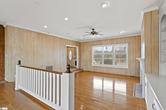 414 Giggle Drive, Laurens, SC 29360