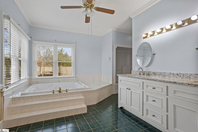 414 Giggle Drive, Laurens, SC 29360