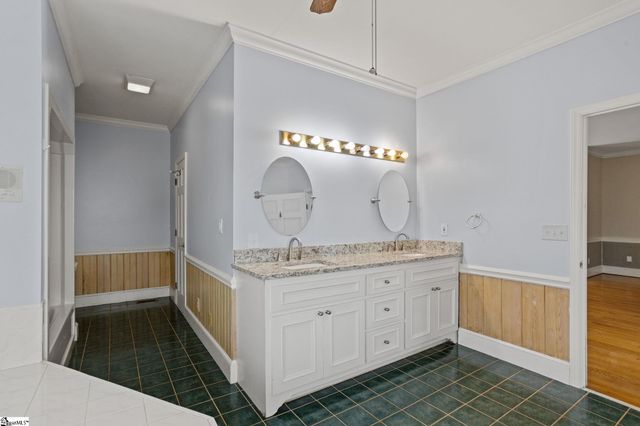 414 Giggle Drive, Laurens, SC 29360