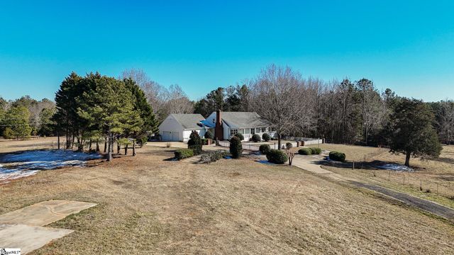 414 Giggle Drive, Laurens, SC 29360