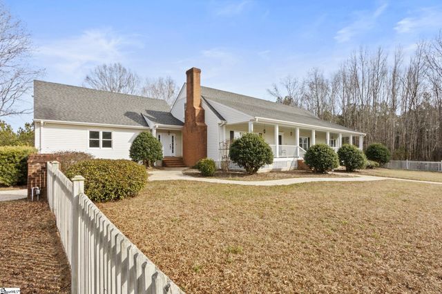 414 Giggle Drive, Laurens, SC 29360