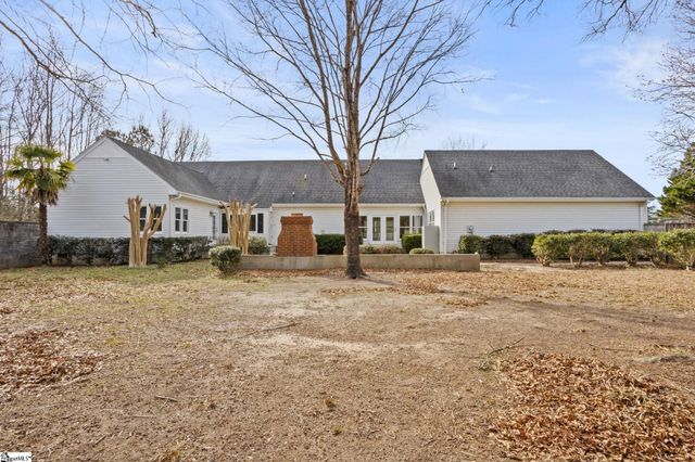 414 Giggle Drive, Laurens, SC 29360