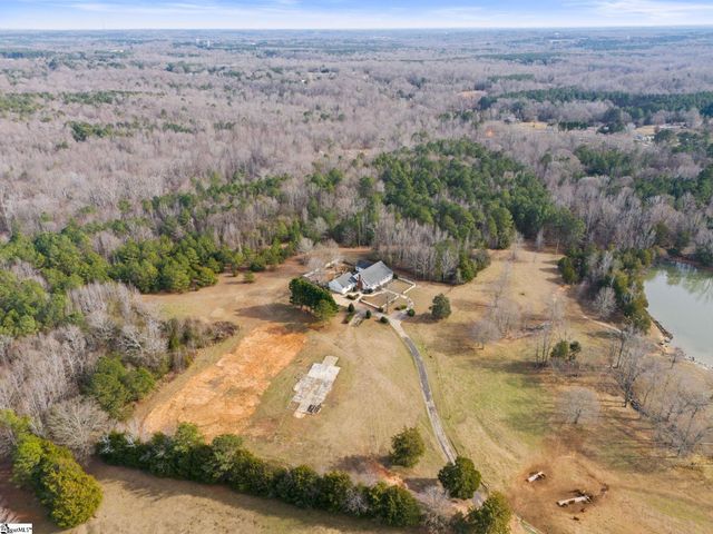 414 Giggle Drive, Laurens, SC 29360