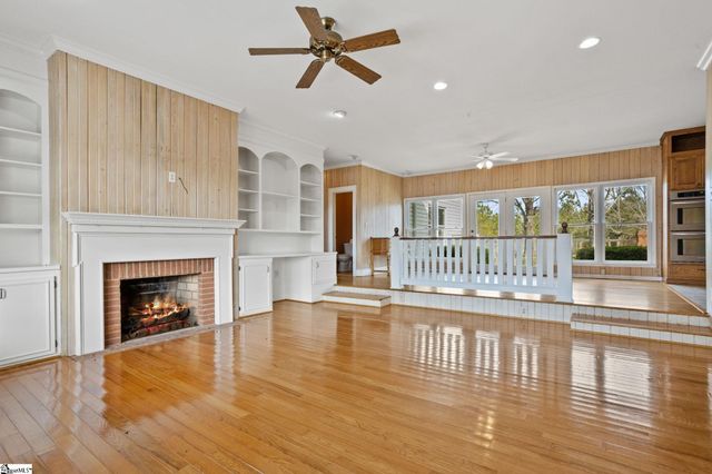 414 Giggle Drive, Laurens, SC 29360