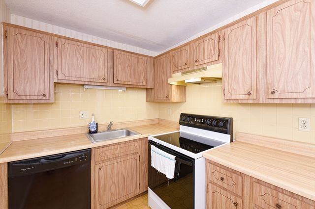 39 Pleasant St B4, Northborough, MA 01532