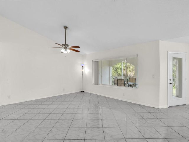 815 W Boynton Beach Boulevard 16-205, Boynton Beach, FL 33426