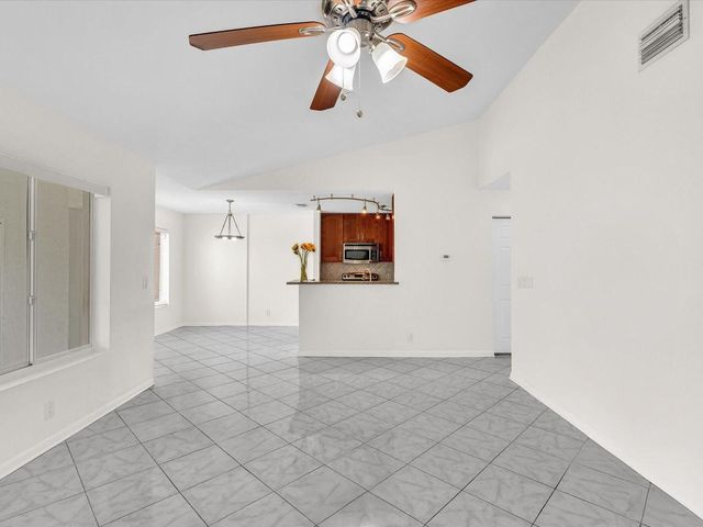 815 W Boynton Beach Boulevard 16-205, Boynton Beach, FL 33426