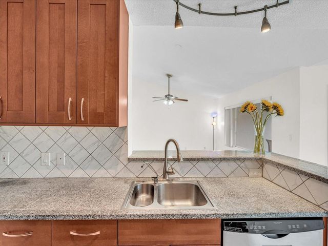 815 W Boynton Beach Boulevard 16-205, Boynton Beach, FL 33426