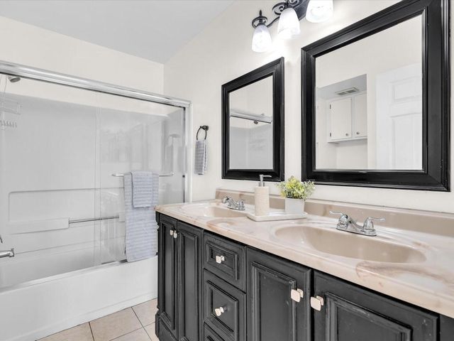 815 W Boynton Beach Boulevard 16-205, Boynton Beach, FL 33426