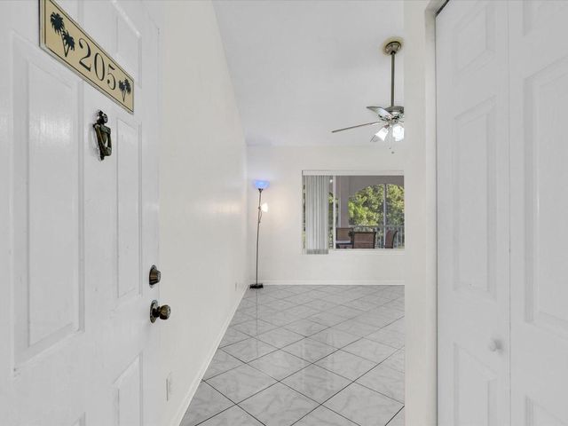 815 W Boynton Beach Boulevard 16-205, Boynton Beach, FL 33426